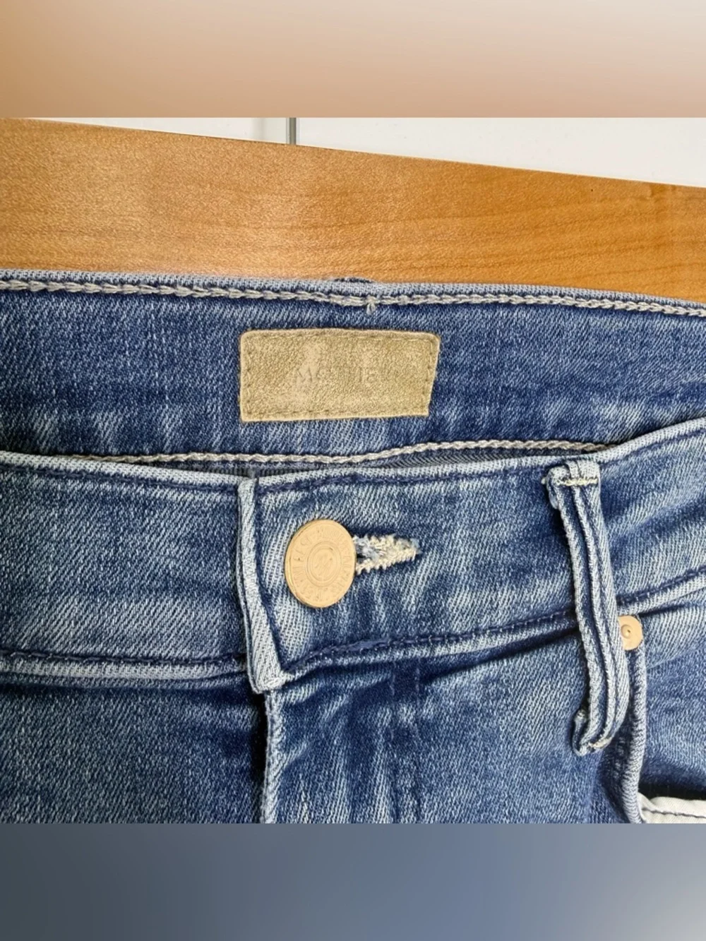 MOTHER The Weekender Fray Flare Denims Jeans - Picture 4 of 9